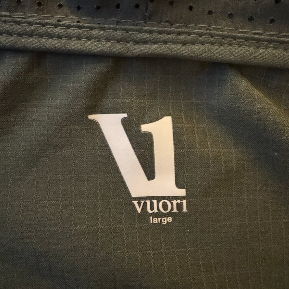 Vuori Lightweight Hooded Performance Shell | Size… - image 5